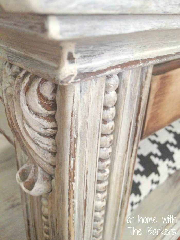 Coffee Table Makeover-Distressed details