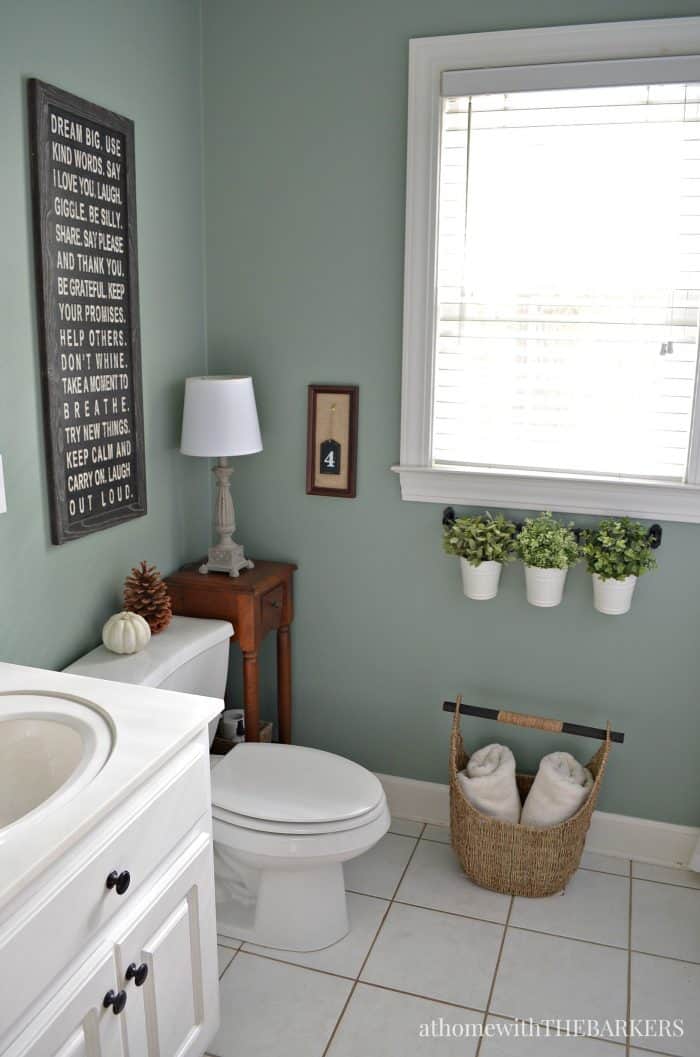 Holiday Ready Room Refresh / BEHR Marquee Green Trellis / athomewiththebarkers.com