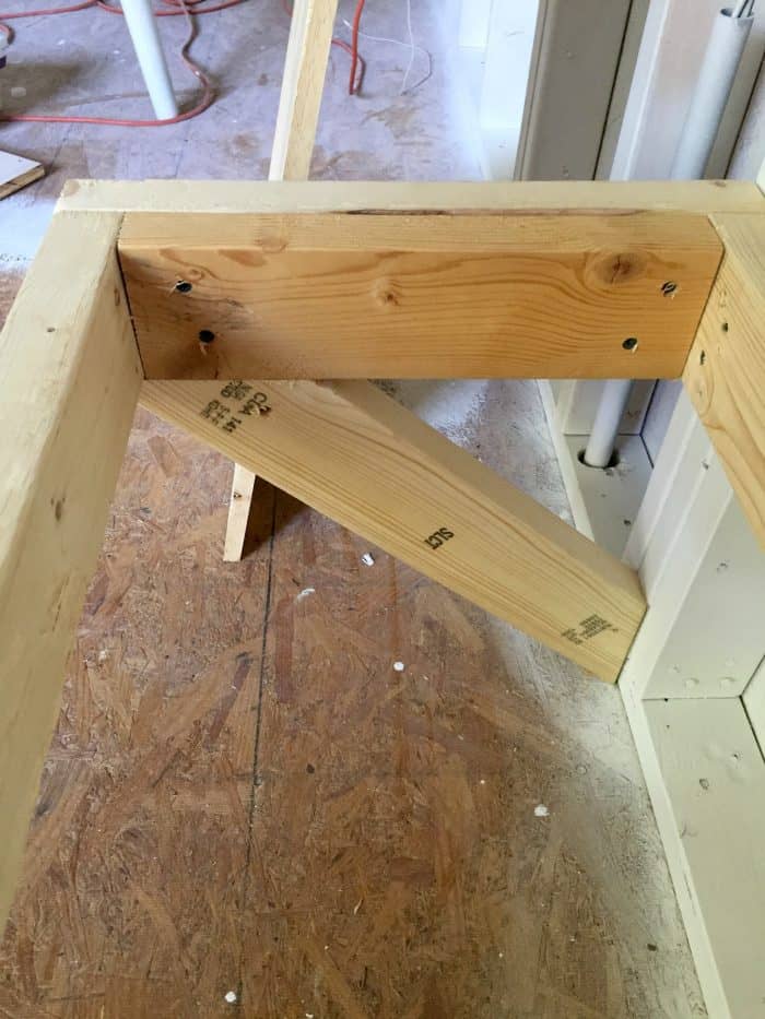 Easy 2 x 4 Pine Bench