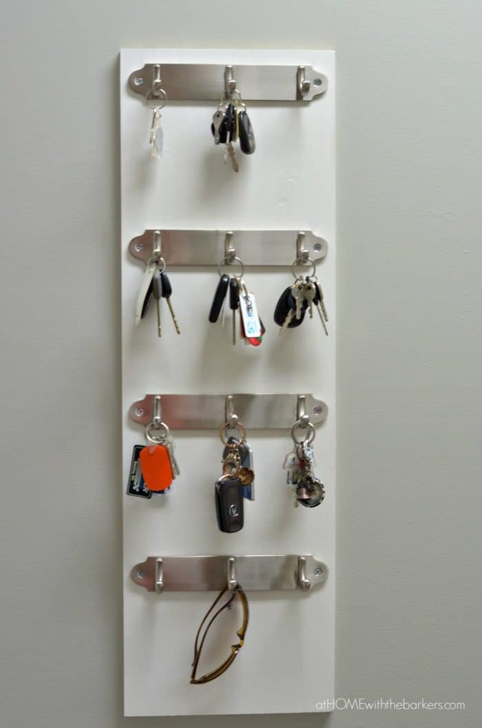 https://athomewiththebarkers.com/wp-content/uploads/2017/03/DIY-Key-Organization-700x1057.jpg