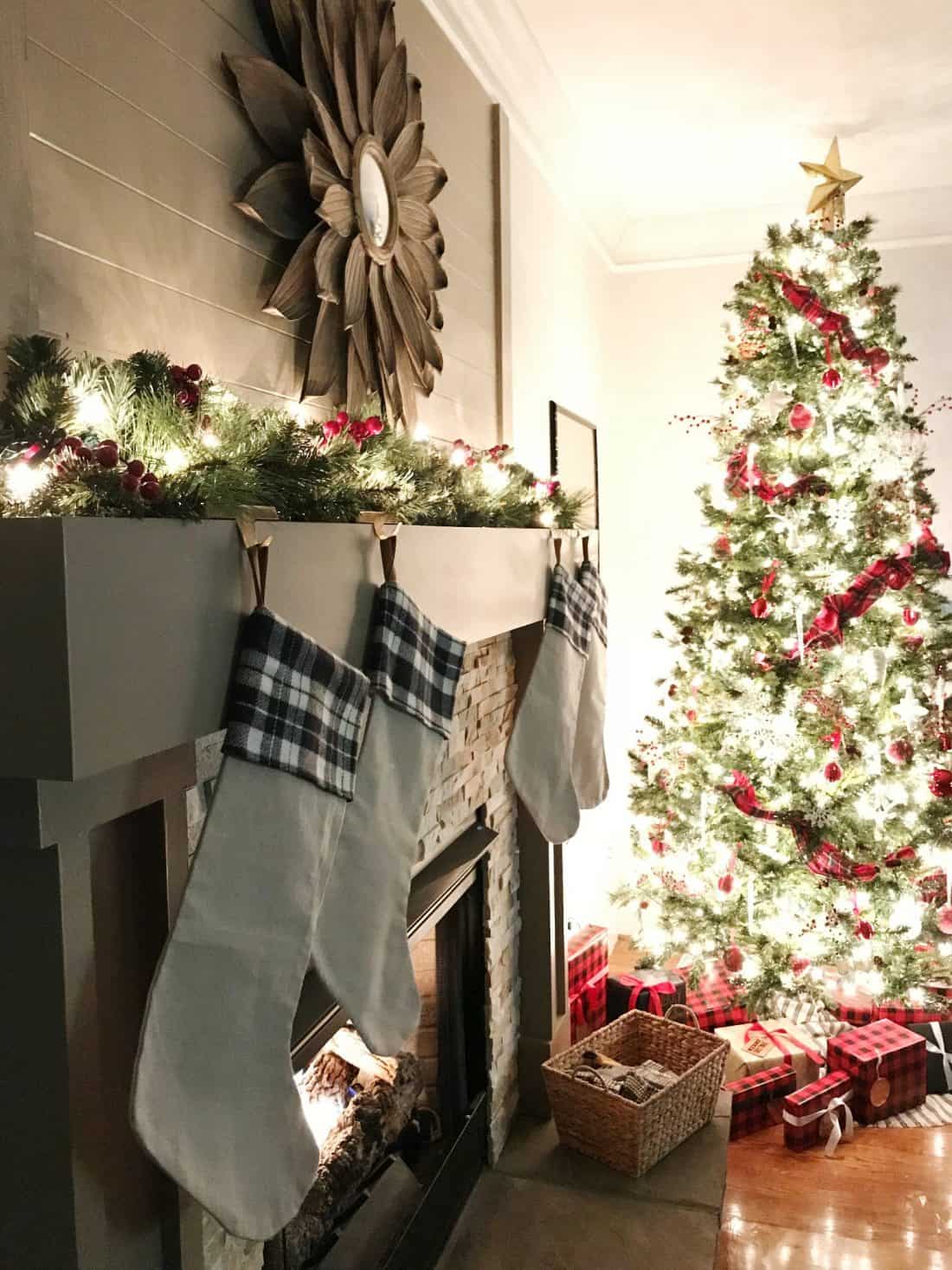 Christmas Nights Tour 2017 - At Home With The Barkers