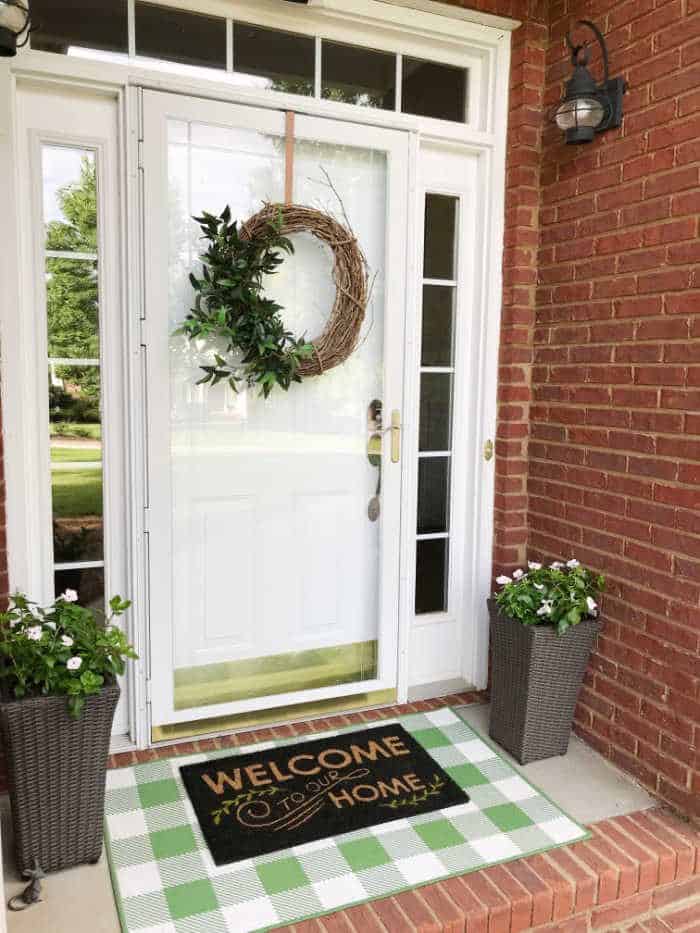 Curb appeal tips for small porch