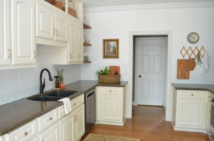 Extended kitchen cabinets to the ceiling 