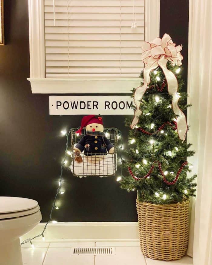 bathroom christmas decor