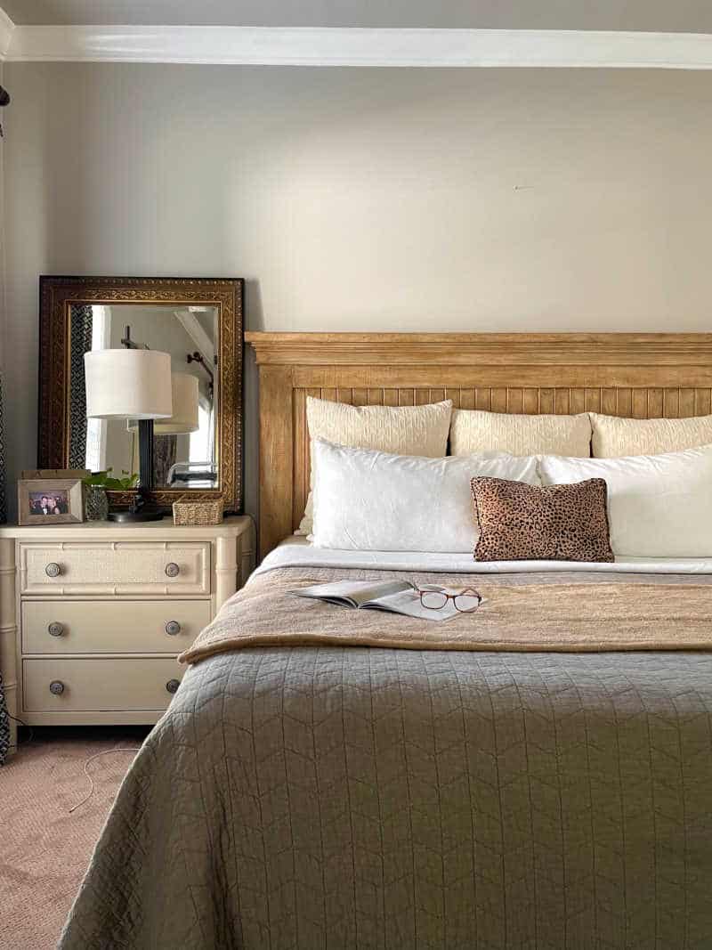 https://athomewiththebarkers.com/wp-content/uploads/2021/09/Nightstand-master-bedroom.jpeg